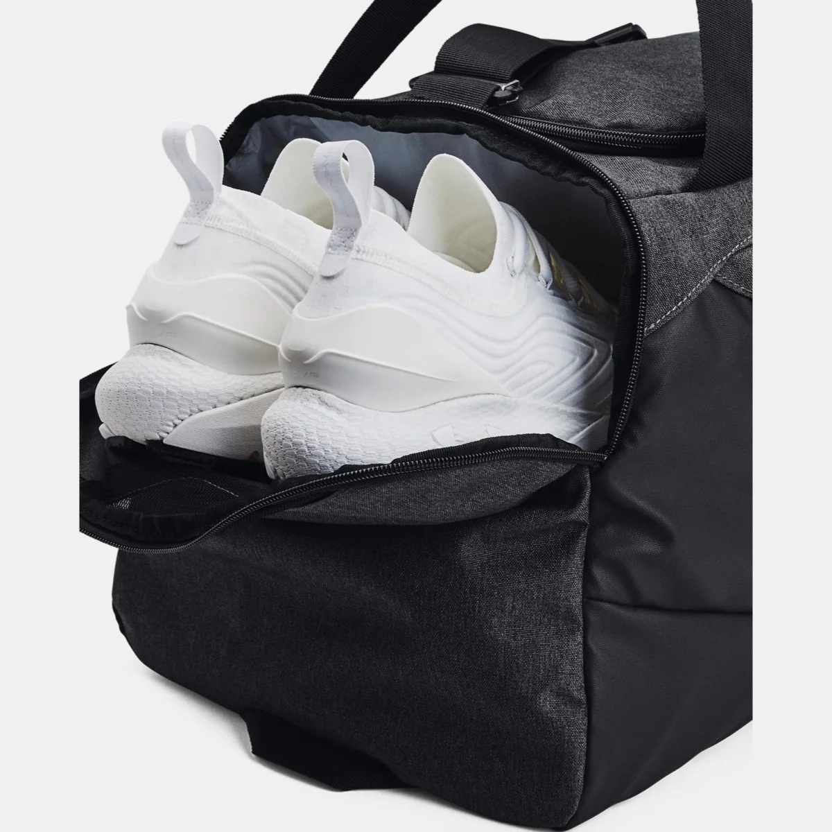Under Armour Undeniable 5.0 Medium Duffle Bag (Black Gold 002) - Image 4